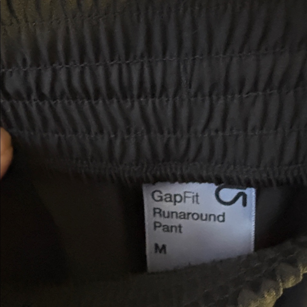 GapFit Women’s Run Around Pant Size Medium - Picture 3 of 4